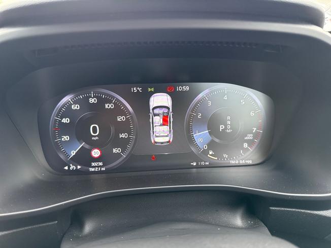 VOLVO XC40 Photo 15
