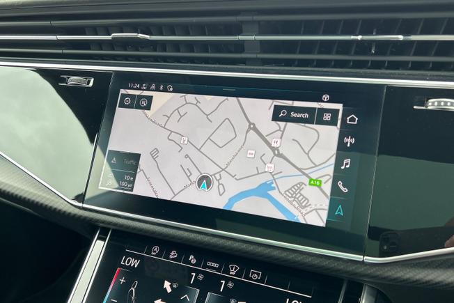 AUDI Rsq8 Photo 14
