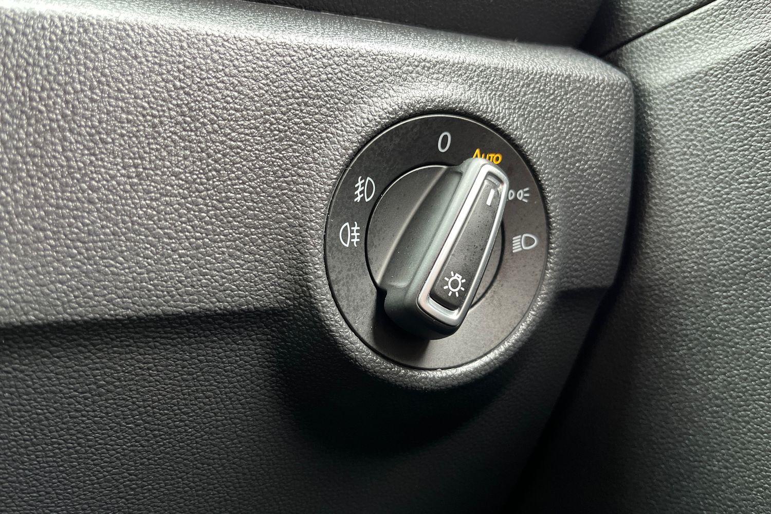 Volkswagen T-Roc Photo 22