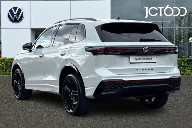 VOLKSWAGEN Tiguan Photo 3
