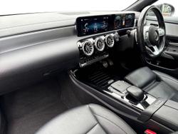 MERCEDES-BENZ CLA Photo 2