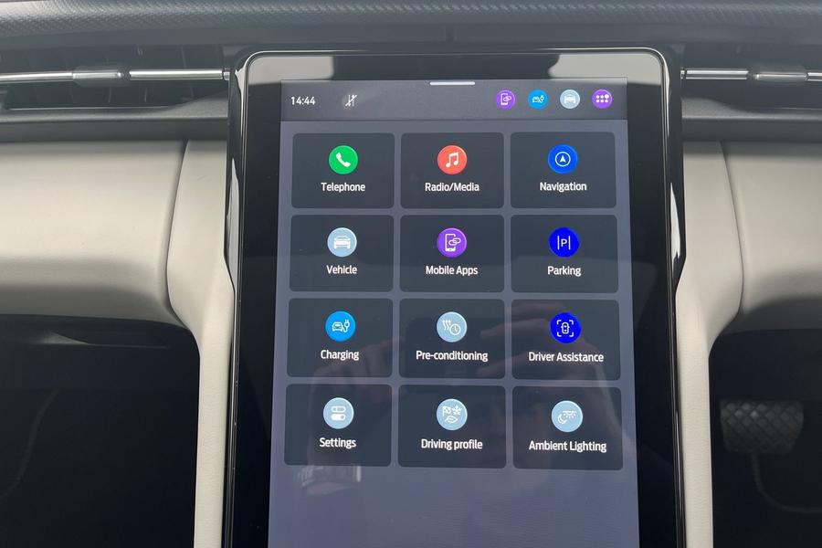 Ford Explorer Photo autoimg-965d0359af74c829bd3e87d92f800e950894a85b.jpg