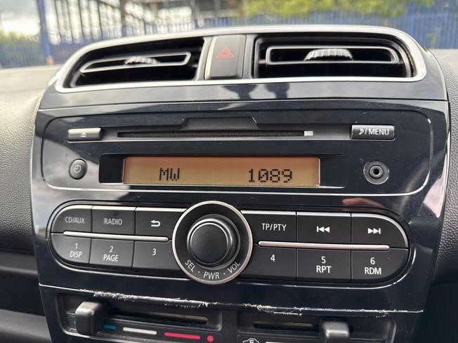 MITSUBISHI Mirage Photo 31