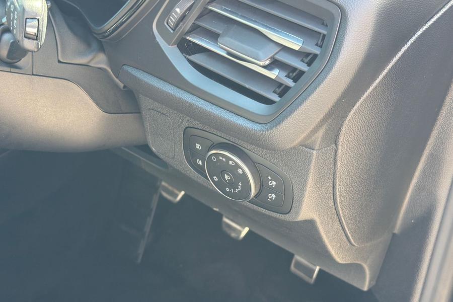 Ford FOCUS Photo autoimg-96608c323308ce59e96a6ca3abf3e3d154fafb61.jpg