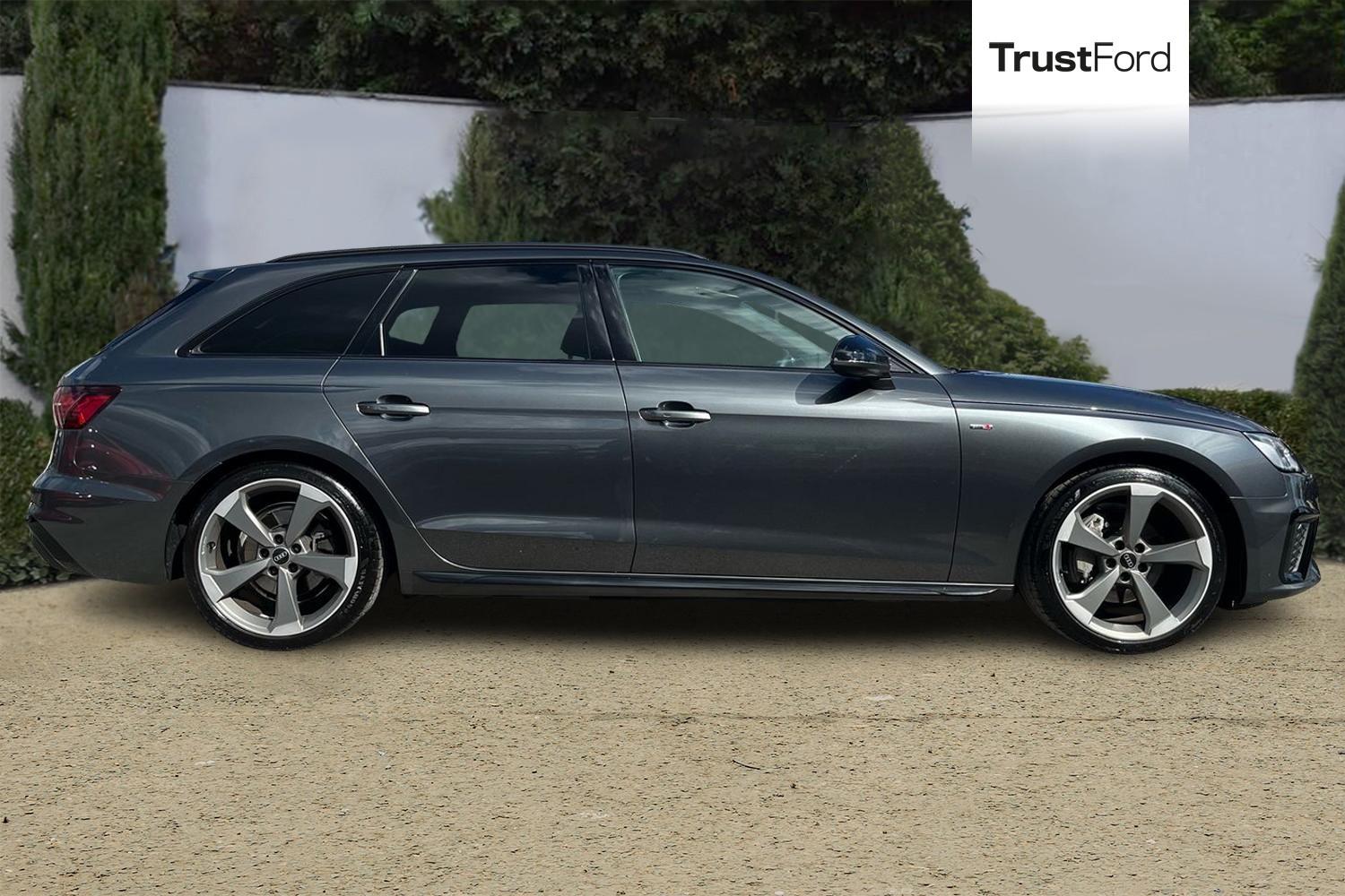 Audi A4 Photo 2