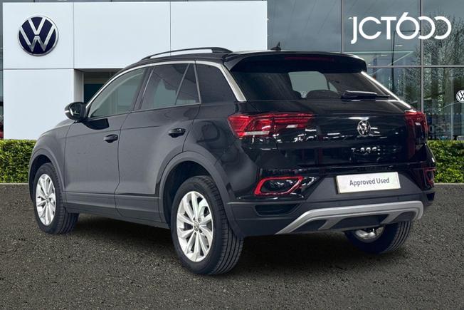Volkswagen T-Roc Photo 3