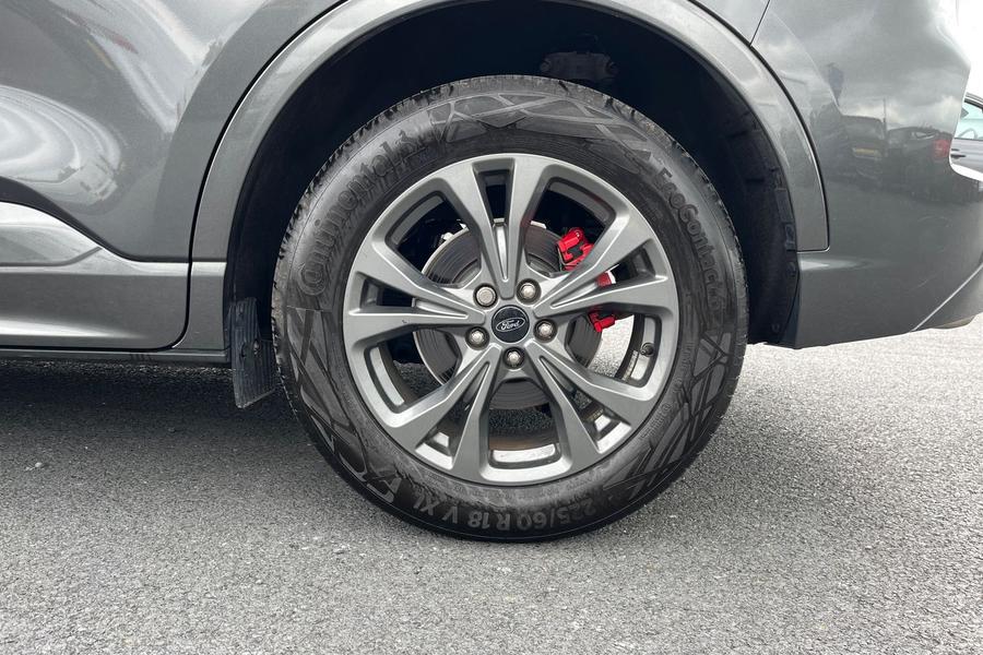 Ford KUGA Photo autoimg-967b1ac1e7cd7919c7cbd0b82fdebd07b31851c9.jpg