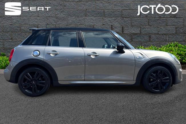 MINI Hatch Photo 4