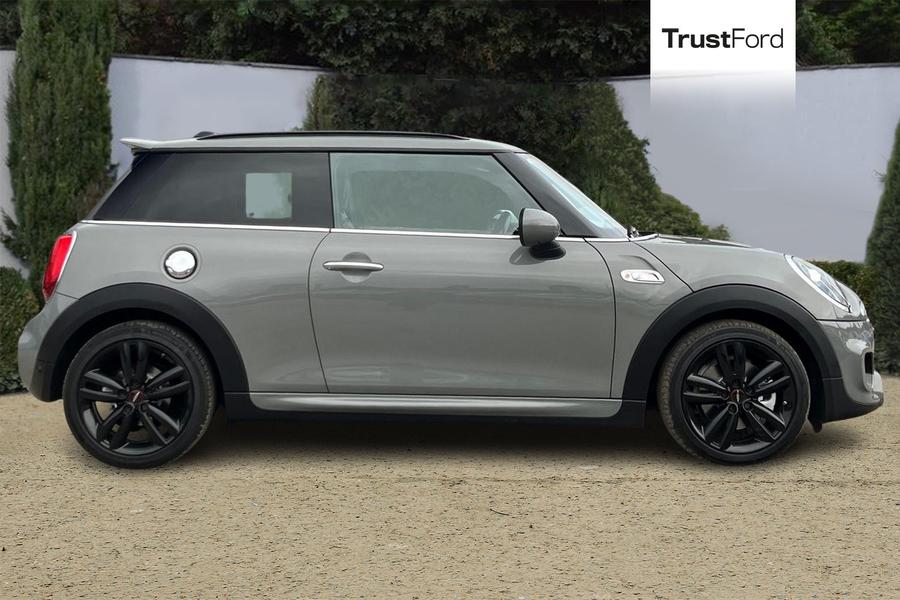 MINI Hatch Photo autoimg-967d2fb5c059de0d5fc0debb5e461a9ecdae0c18.jpg
