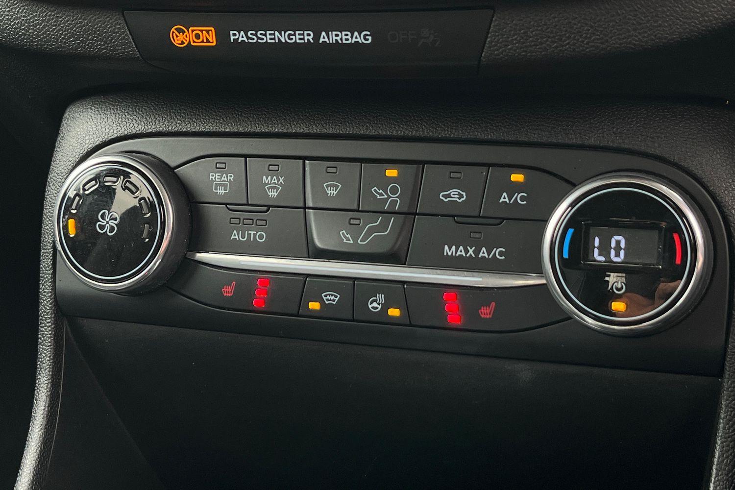 Ford FIESTA Photo 32