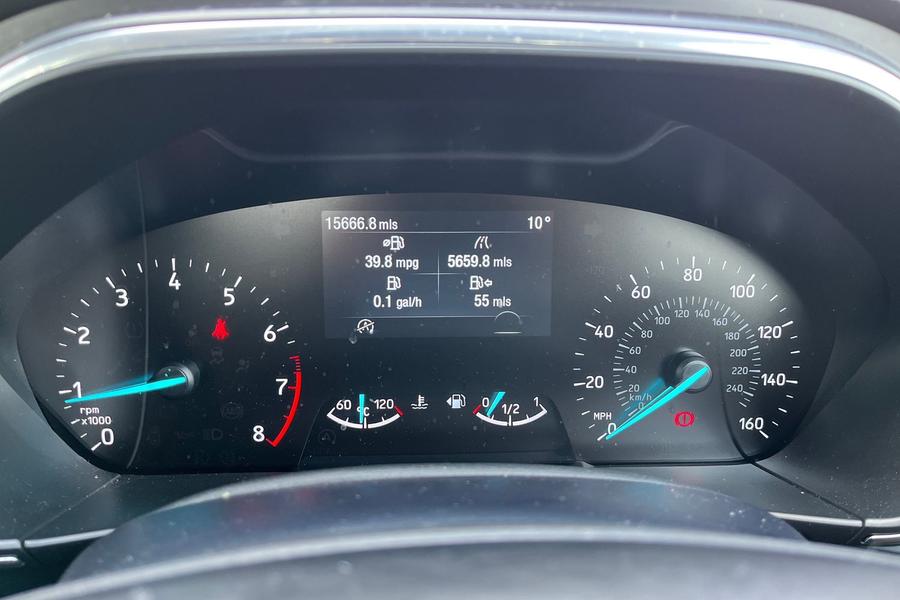 Ford FOCUS Photo autoimg-967eb18323cfe2b7a0f8c1d44add1a84872f7247.jpg