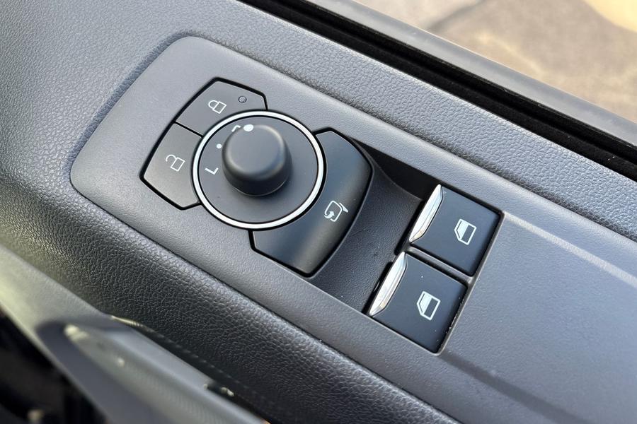 Ford TRANSIT CUSTOM Photo autoimg-967edbeb791136361f81633288276957447323f9.jpg