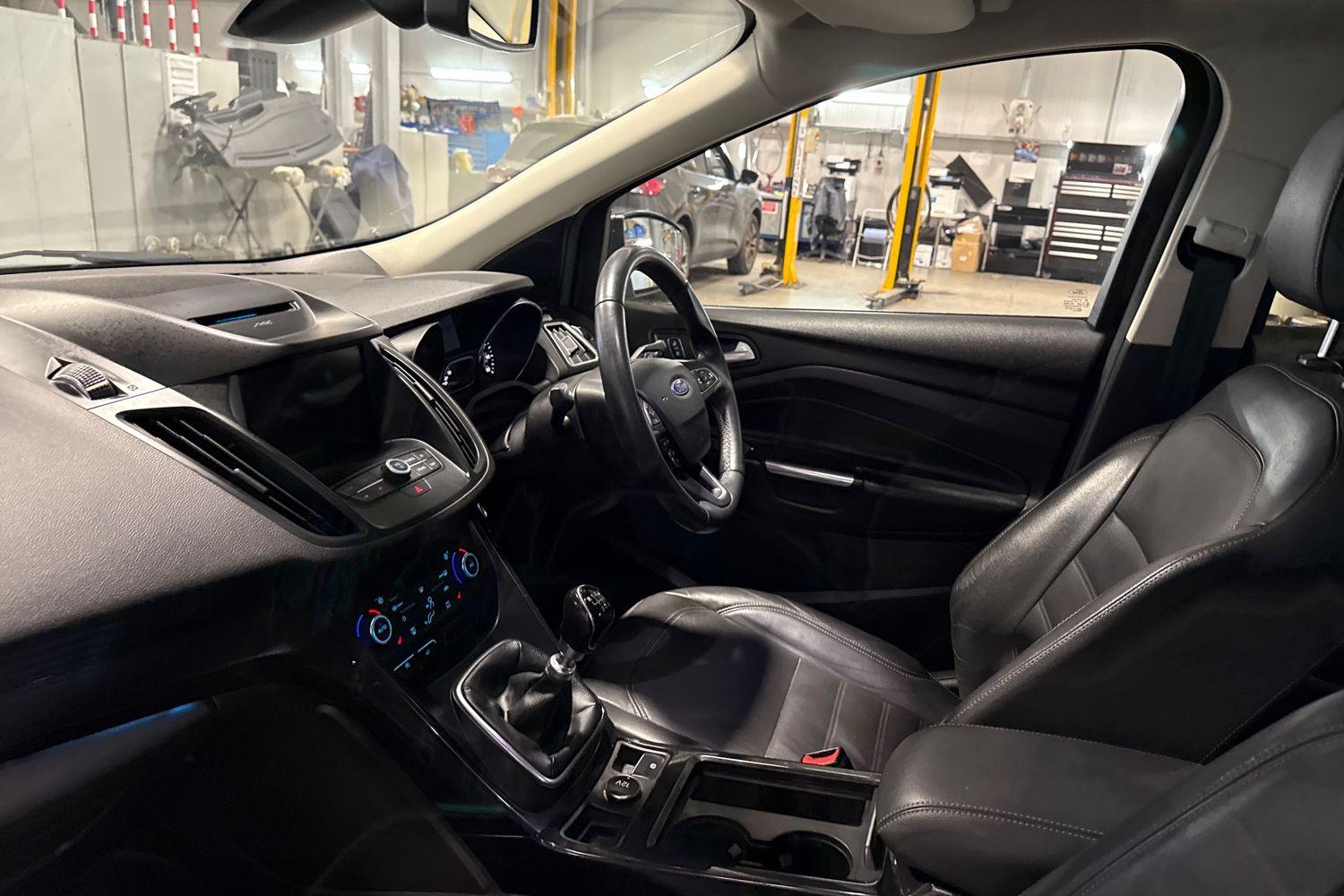 Ford KUGA Photo 17