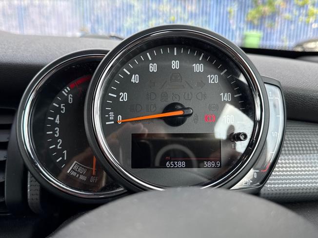 MINI Hatch Photo 15