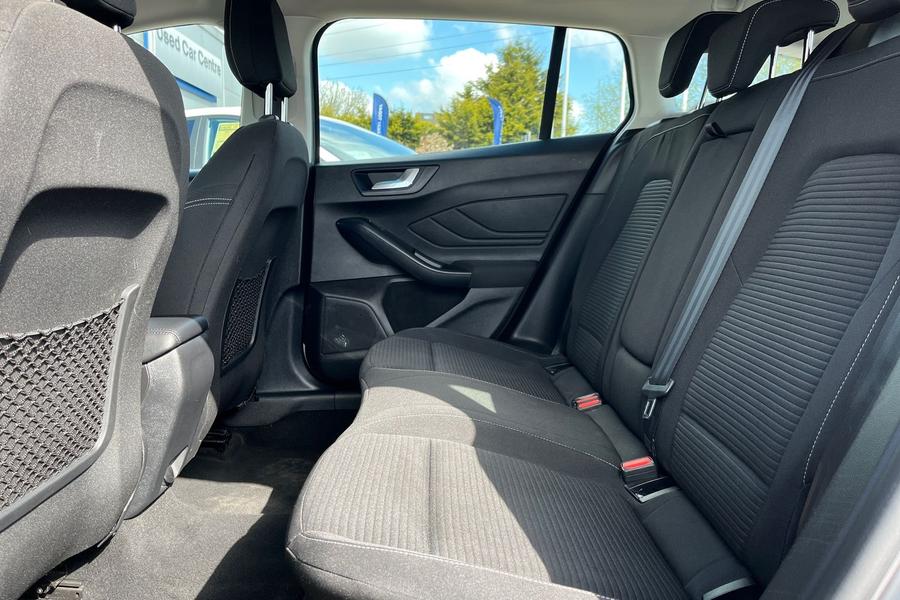 Ford Focus Photo autoimg-9689f43f6e4ebeb5749c7ce94102206698faf8c8.jpg