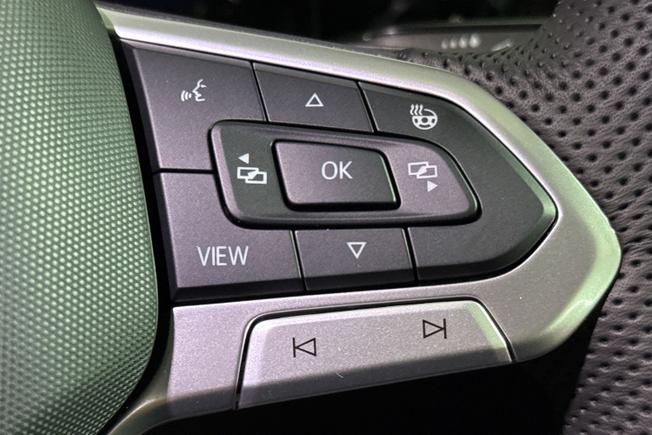 VOLKSWAGEN Golf Photo 17