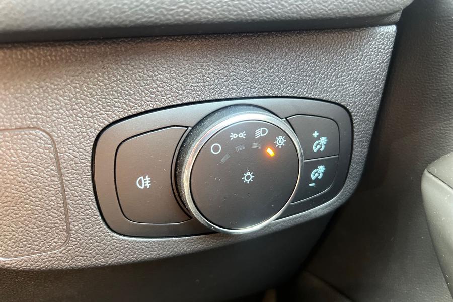 Ford FOCUS Photo autoimg-968d9b54a156b8ac6d0684f80706499963771e19.jpg