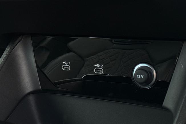 AUDI  Q6 Photo 27
