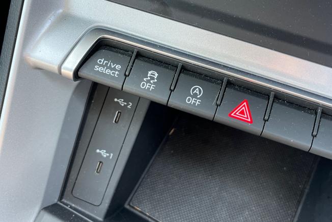 Audi Q3 Photo 30