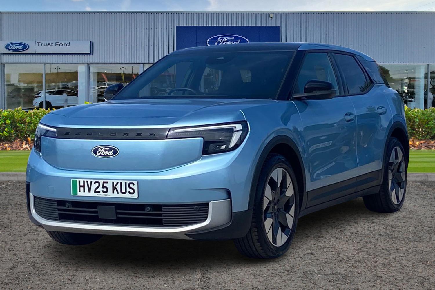 Ford EXPLORER Photo 4