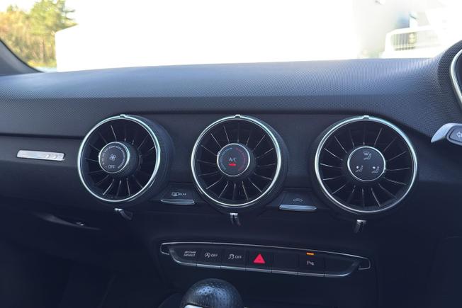AUDI TT Photo 34
