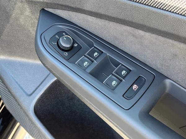 Volkswagen Golf Photo autoimg-969bba95e64a41c274419a866be454565d213aa0.jpg