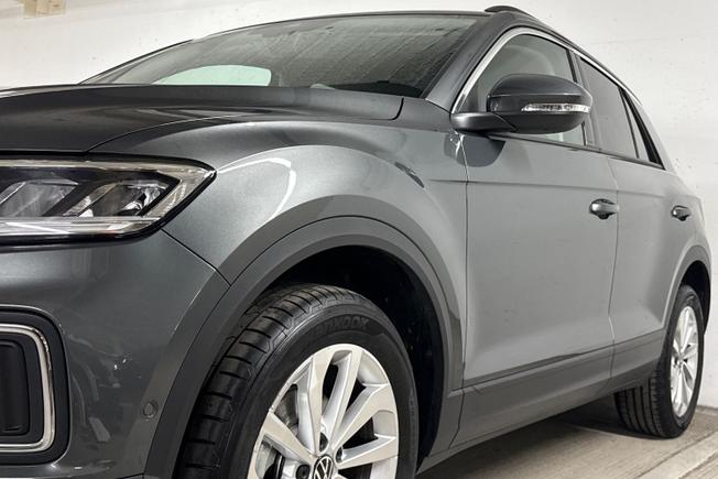 VOLKSWAGEN T-Roc Photo 30