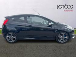 FORD Fiesta Photo 4