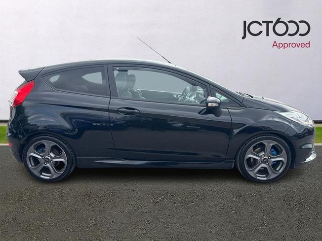 FORD Fiesta Photo 4