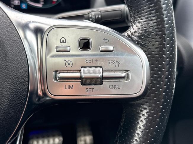 MERCEDES-BENZ CLA Photo 17