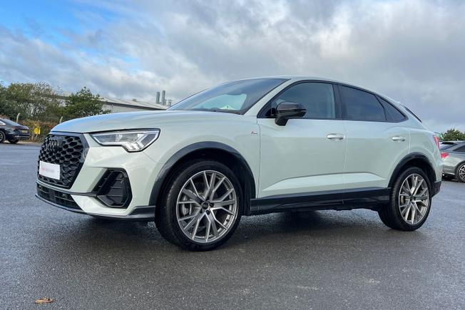 AUDI Q3 Photo 29