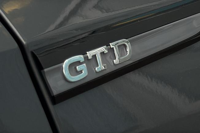 VOLKSWAGEN Golf Photo 50