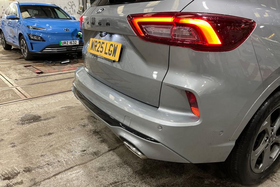 Ford KUGA Photo autoimg-96a793fa383d984a0d455b90cfa09c4a2beafaf2.jpg