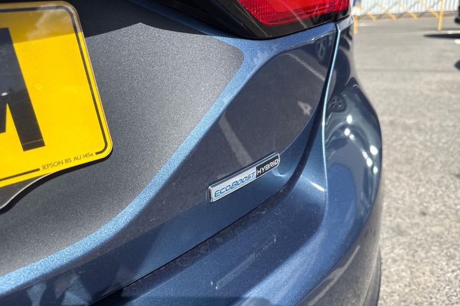 Ford Fiesta Photo autoimg-96aa64d65a16beda75246326a3c3e68fe8368da8.jpg
