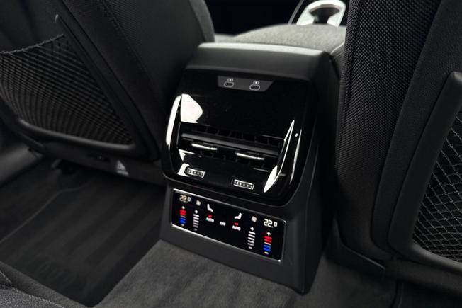 AUDI A6 Saloon Photo 36