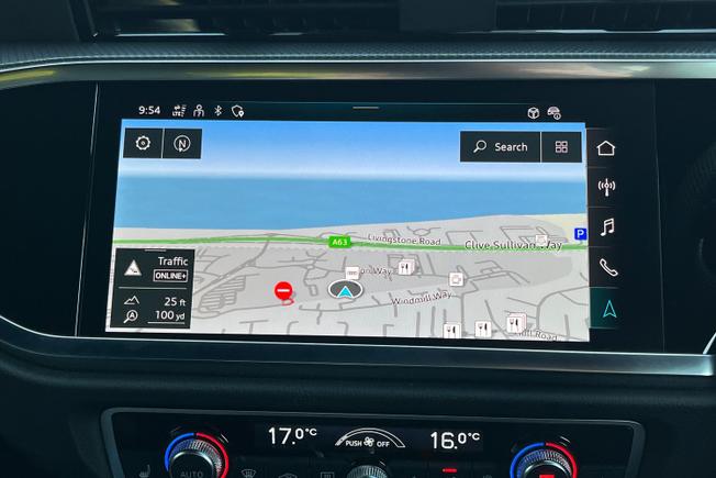 AUDI Q3 Photo 14
