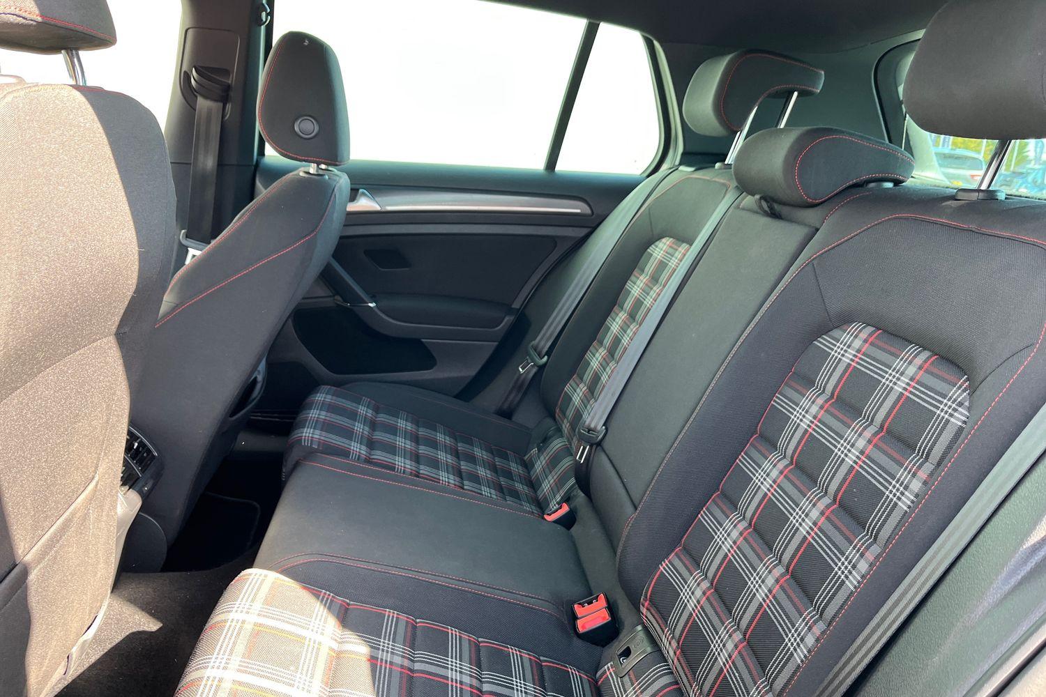 Volkswagen GOLF Photo 19