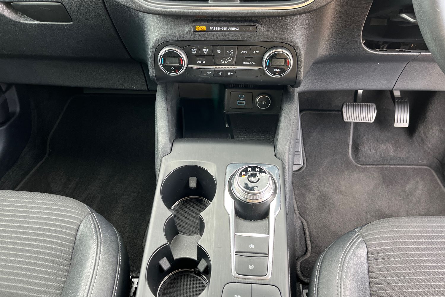Ford Kuga Photo 32