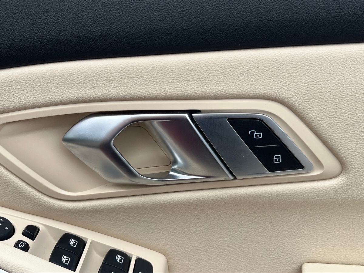 BMW 3 Series Photo 31