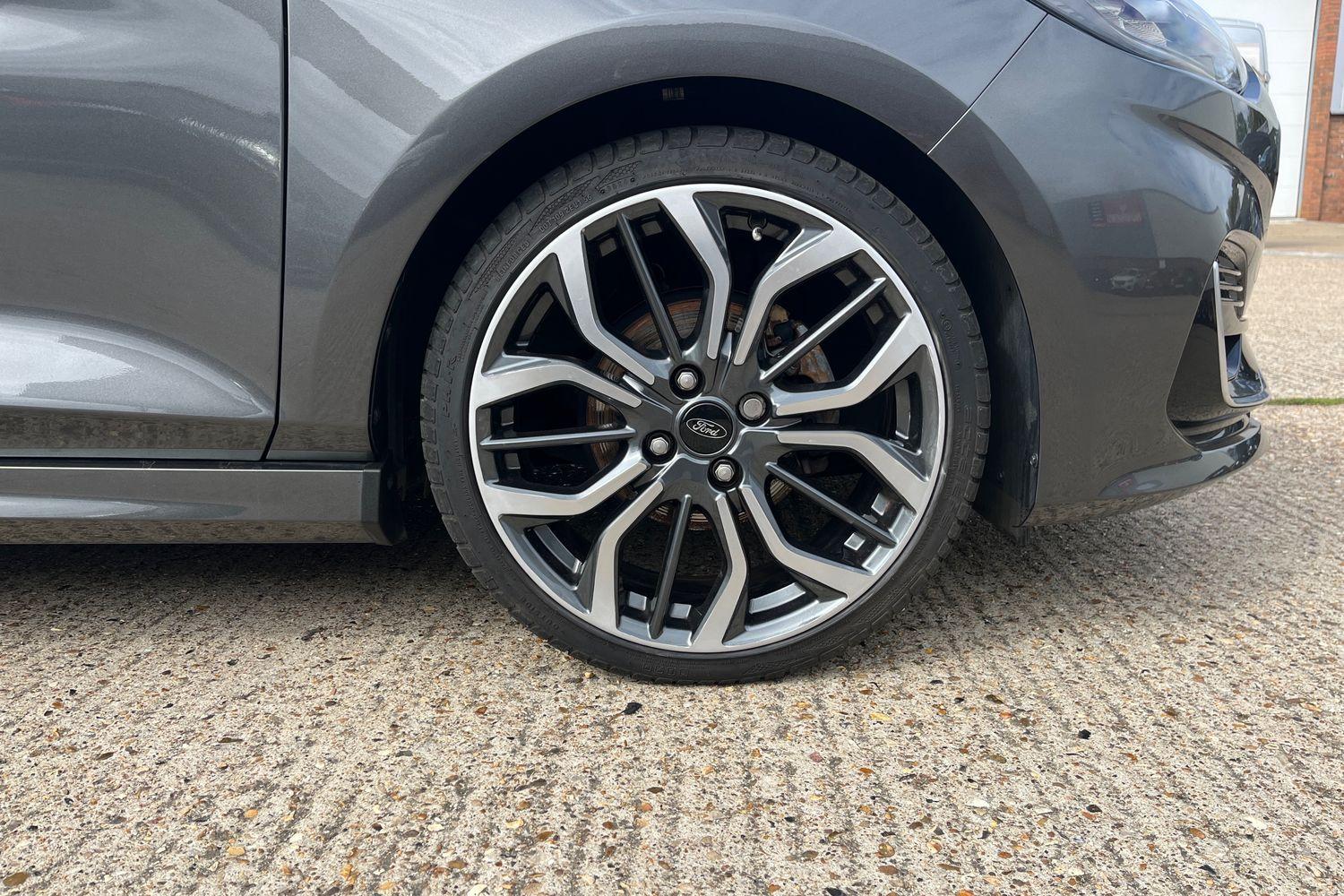 Ford Fiesta Photo 7