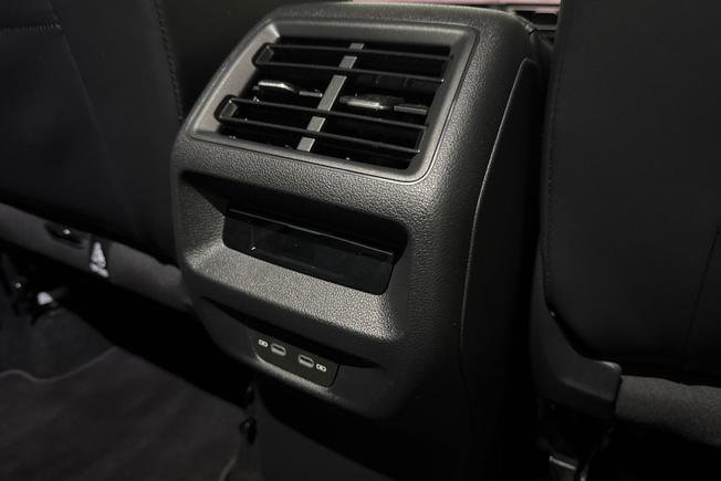 VOLKSWAGEN Tiguan Photo 30
