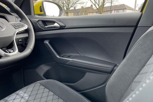 VOLKSWAGEN T-Cross Photo 37