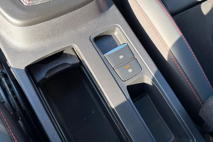 Ford KUGA Photo autoimg-96d51a4835d21e99546ec2e43474050745eefe03.jpg