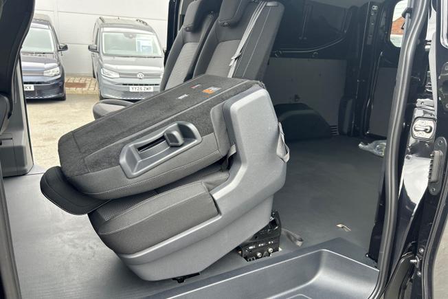VOLKSWAGEN e-Transporter Photo 47