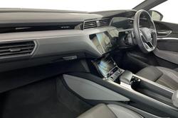 AUDI Q8 E-Tron Photo 2