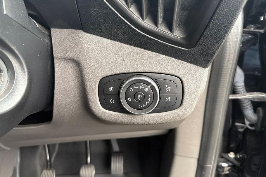 Used FORD TRANSIT CONNECT LB71YZM 29
