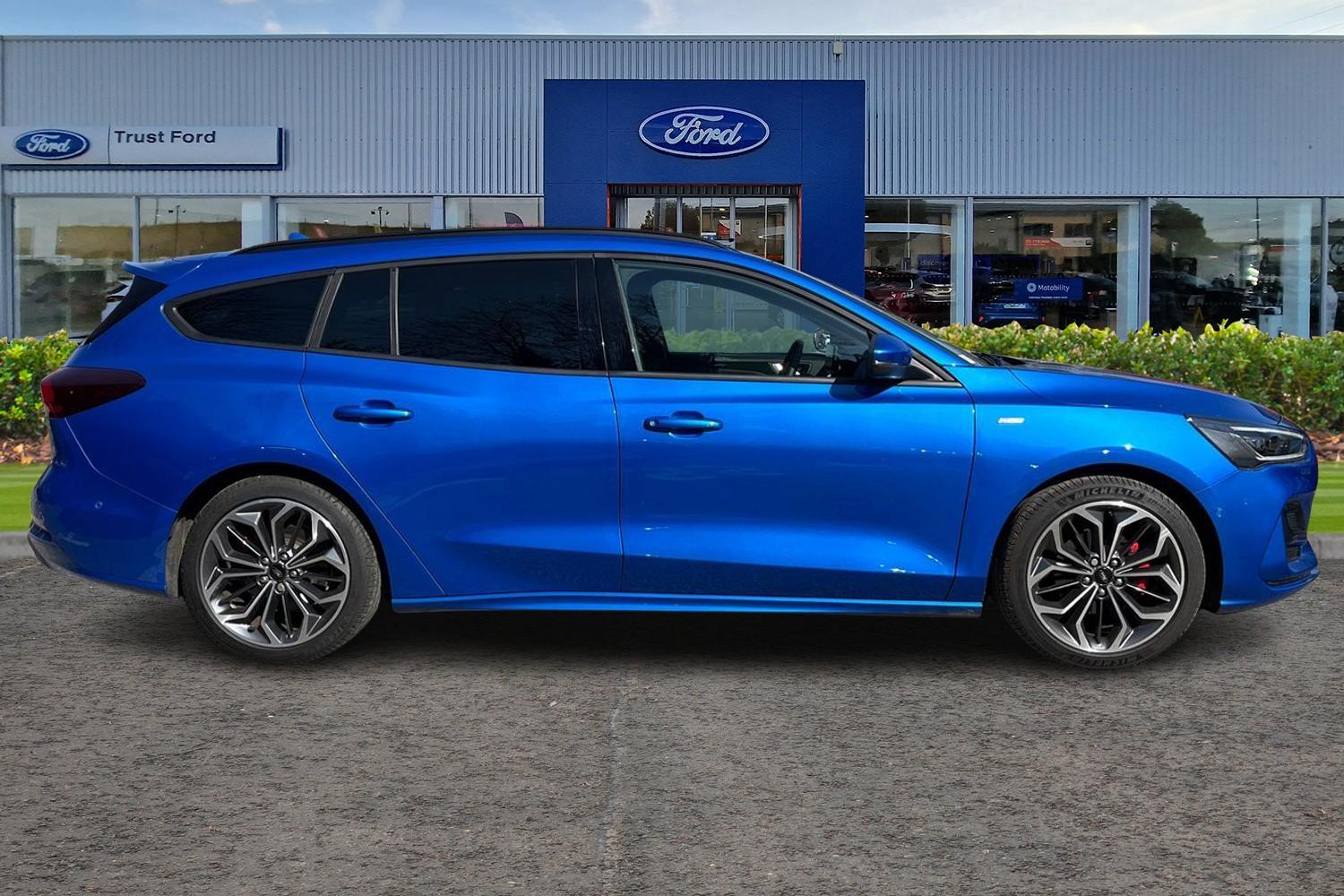 Ford Focus Photo 2