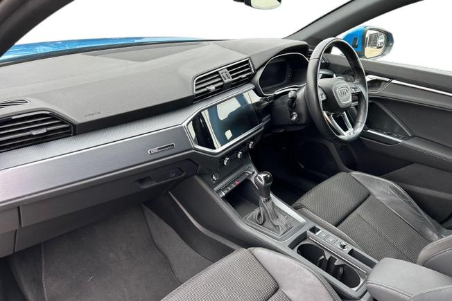 Audi Q3 Photo 2