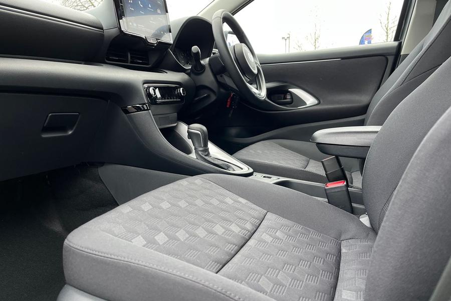 Toyota YARIS Photo autoimg-96dfecc8653ffb19a6698a17cb71deae3d767abc.jpg