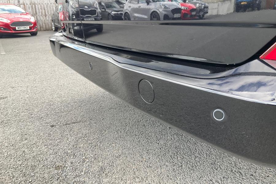 Ford TRANSIT CUSTOM Photo autoimg-96e15617f8b236a965771639514200a1a384850f.jpg